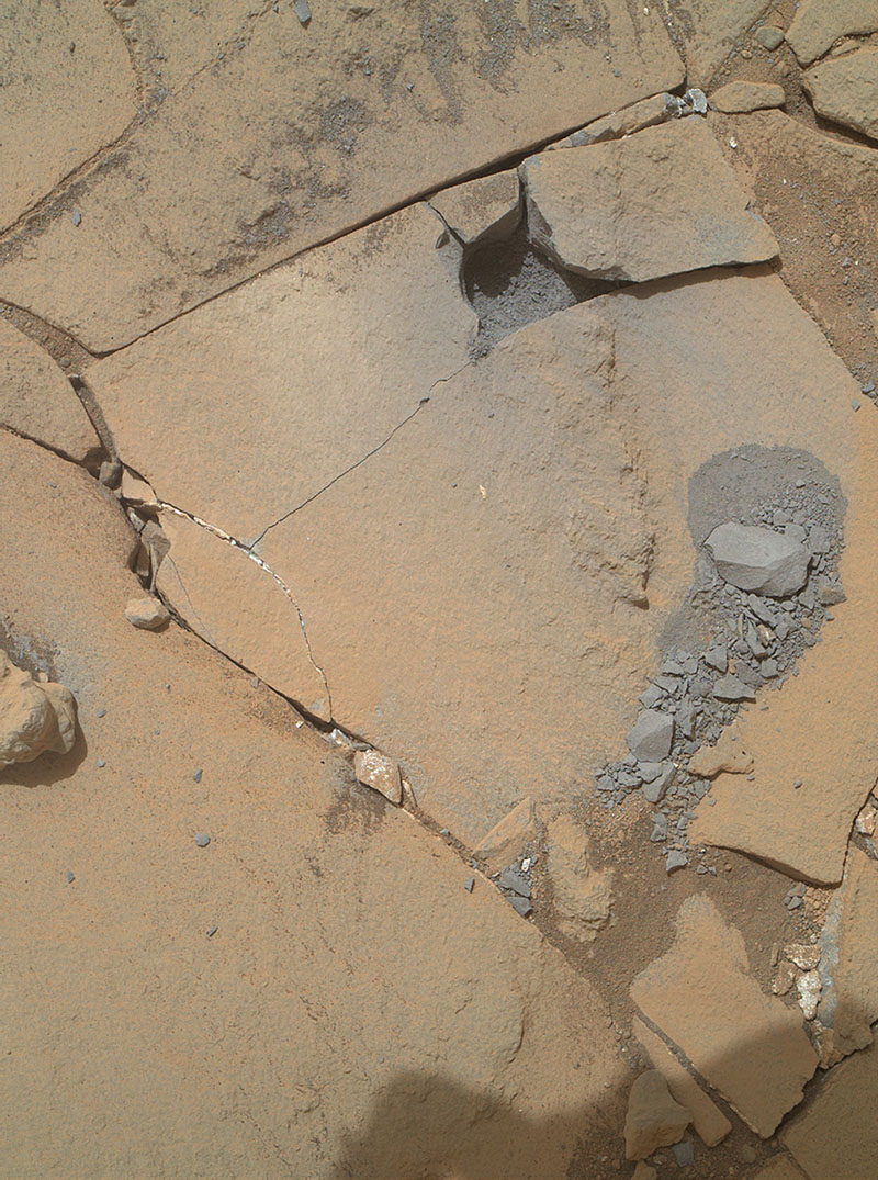 Illustration for article titled 8 Places Where the Curiosity Rover Left Drill Holes on Mars